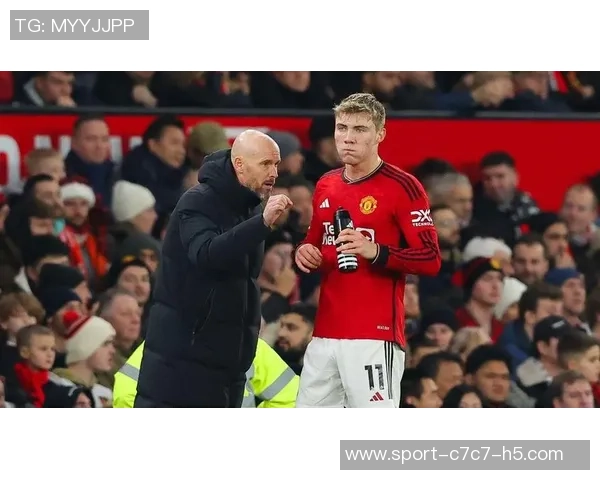 霍伊伦客场大放异彩两射一传助球队领跑小组赛喜悦无比